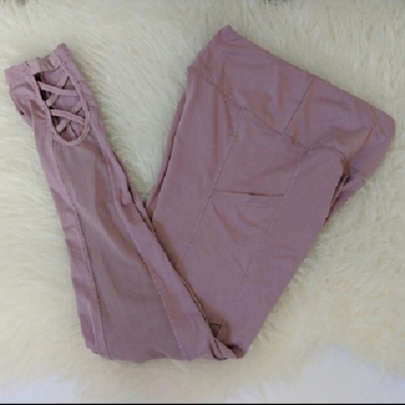 Pants - Side Pocket and Mesh Panel Leggings